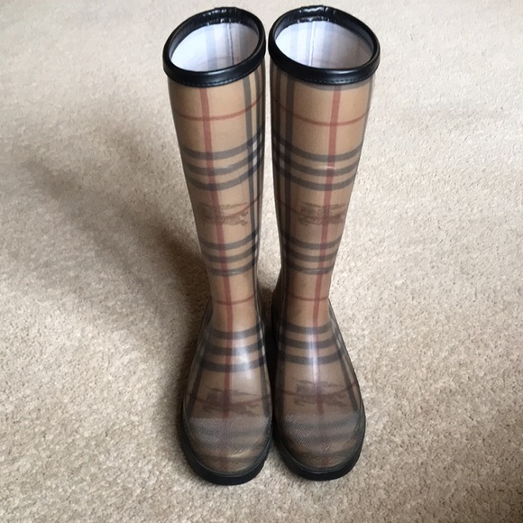 BURBERRY rain boots in excellent condition - Picture 17 of 17